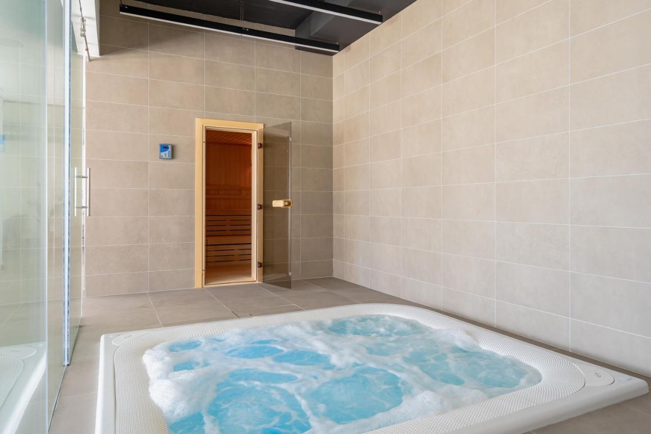 Cosy And Centrally Located Apartment In 에스테포나 외부 사진