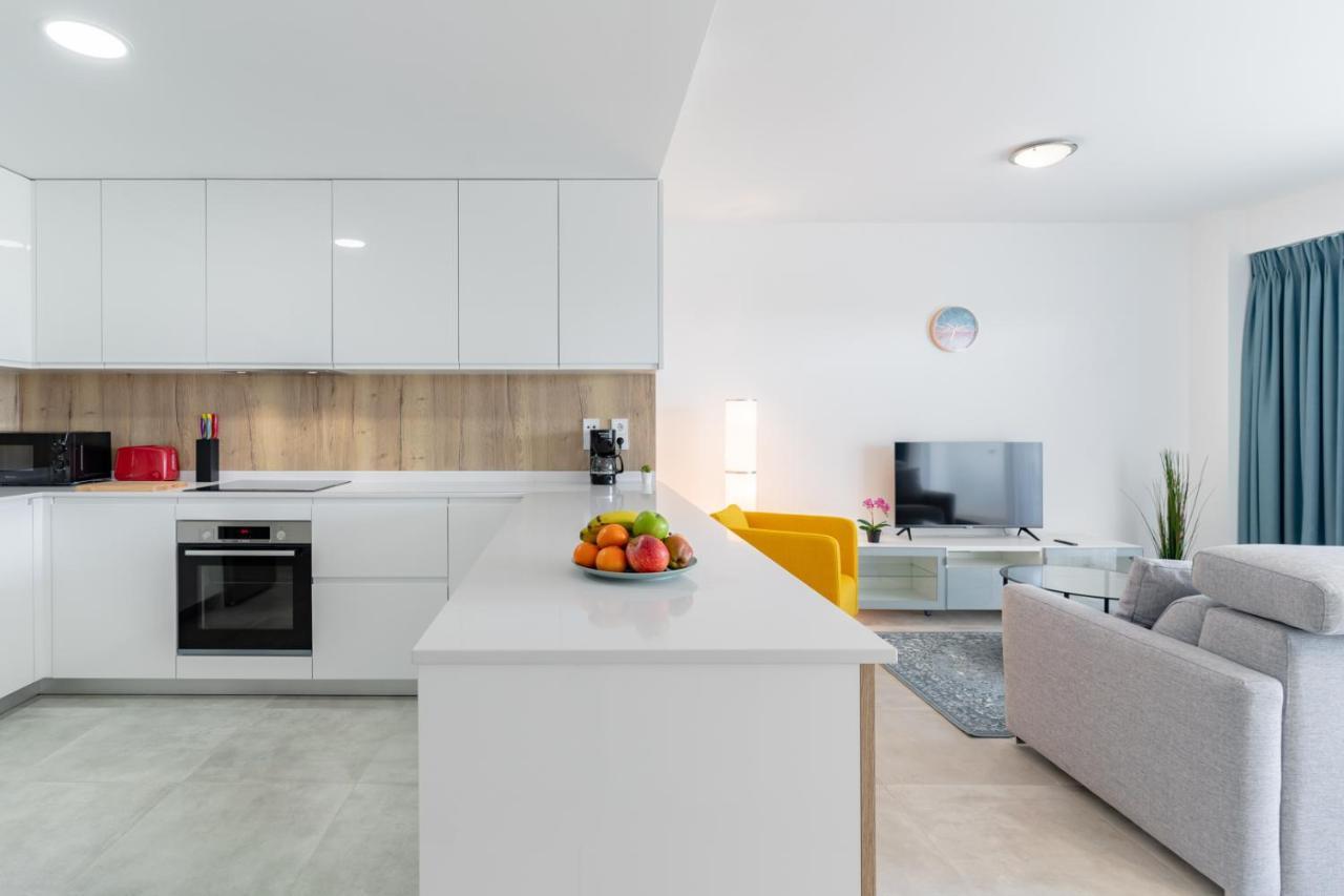 Cosy And Centrally Located Apartment In 에스테포나 외부 사진