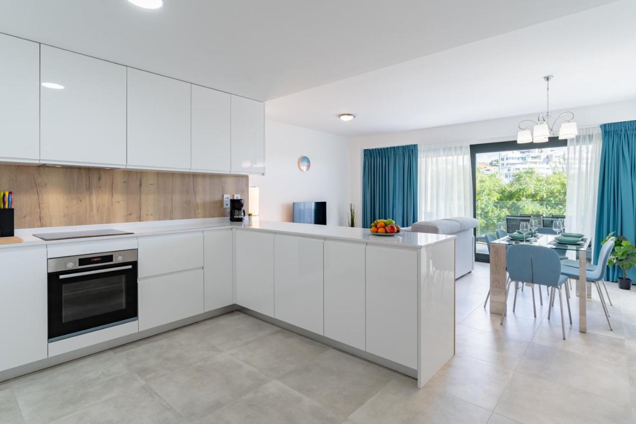 Cosy And Centrally Located Apartment In 에스테포나 외부 사진